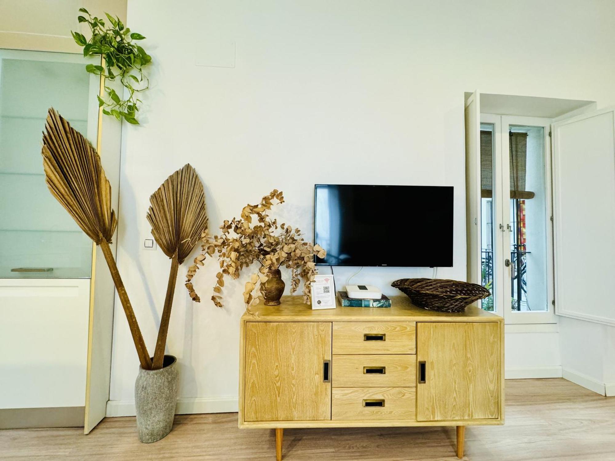 Apartment Mana Keep Calm Feel The Light And Shine *